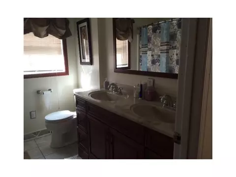 584 Walnut Hill Rd, Woonsocket, RI 02895 photo 7
