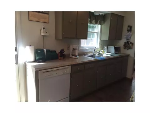 584 Walnut Hill Rd, Woonsocket, RI 02895 photo 3