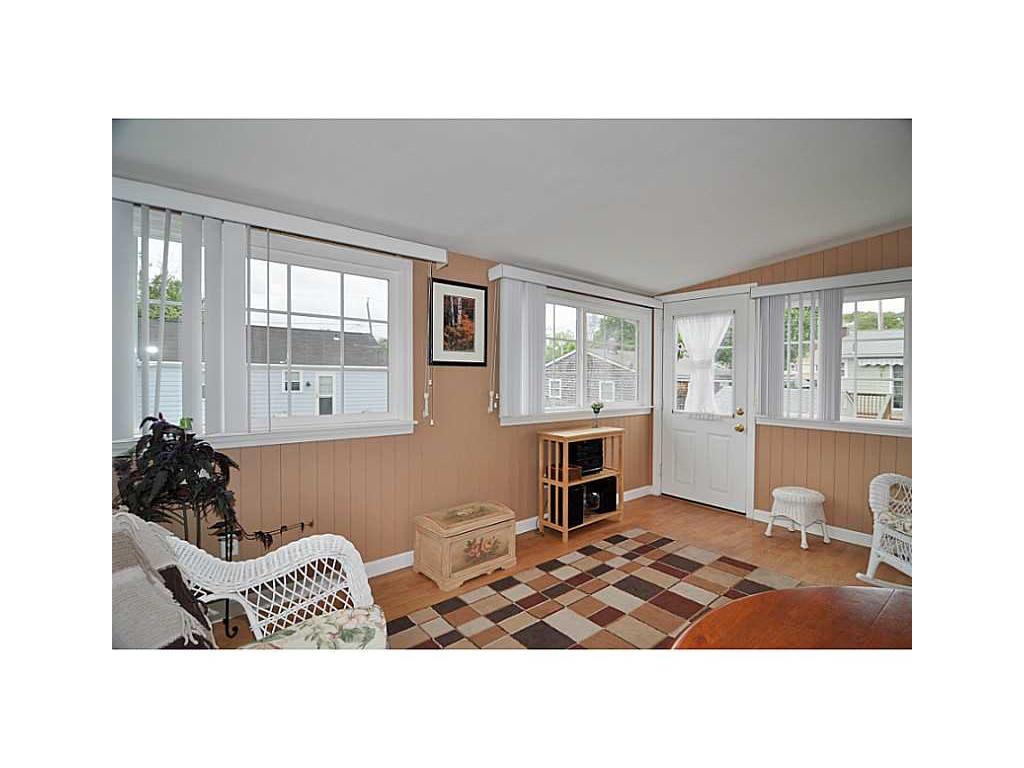 9 Lewis St, Warwick, RI 02886 photo 7