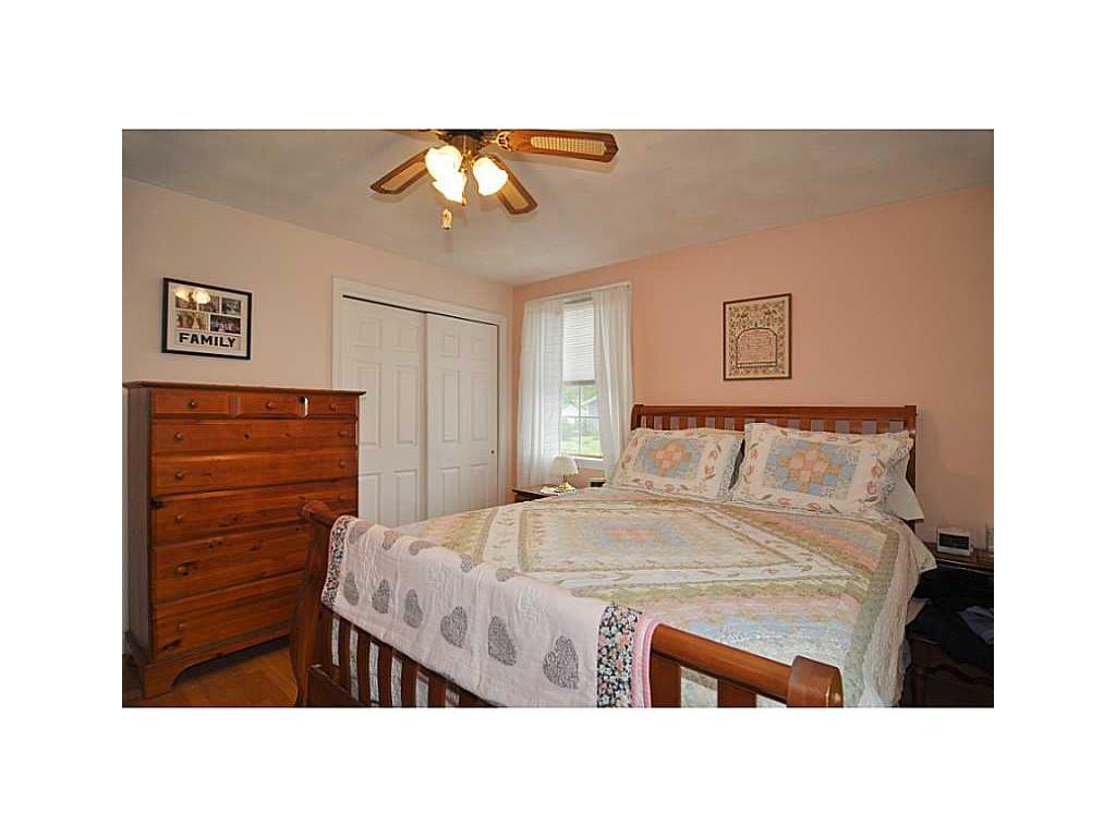 9 Lewis St, Warwick, RI 02886 photo 9