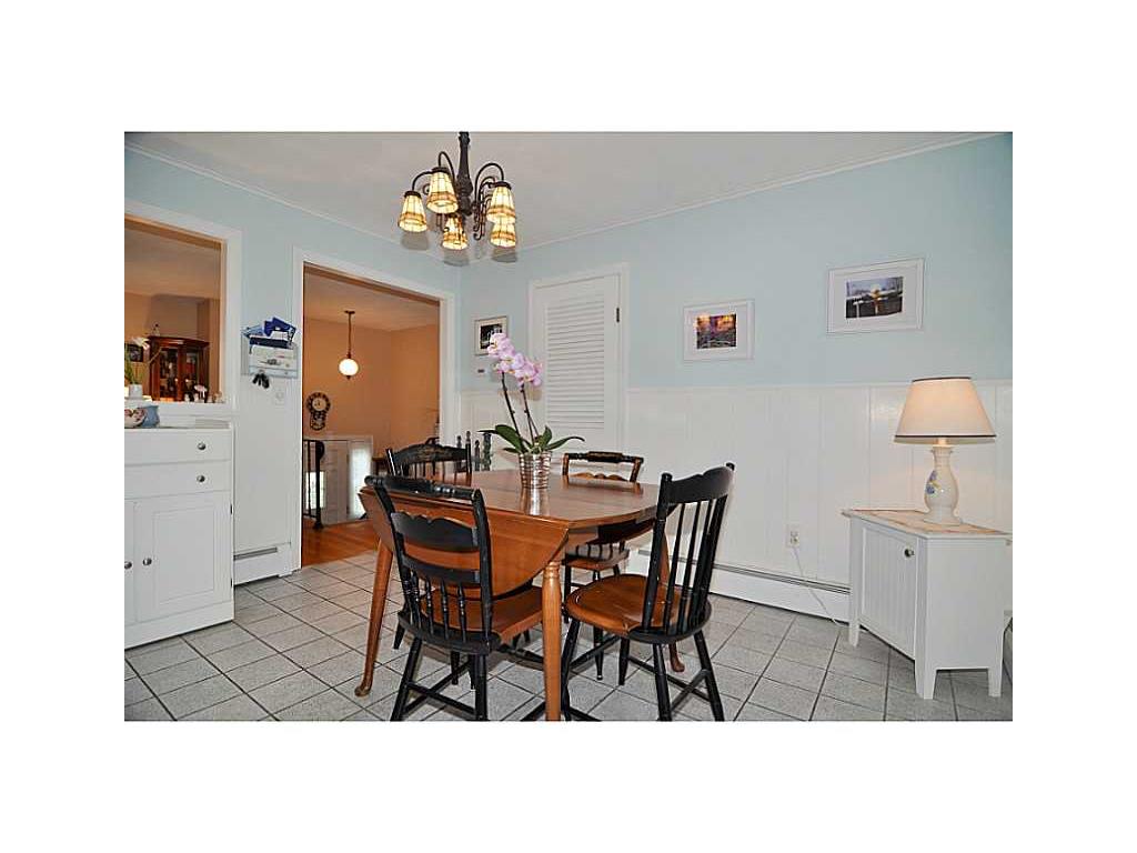9 Lewis St, Warwick, RI 02886 photo 4