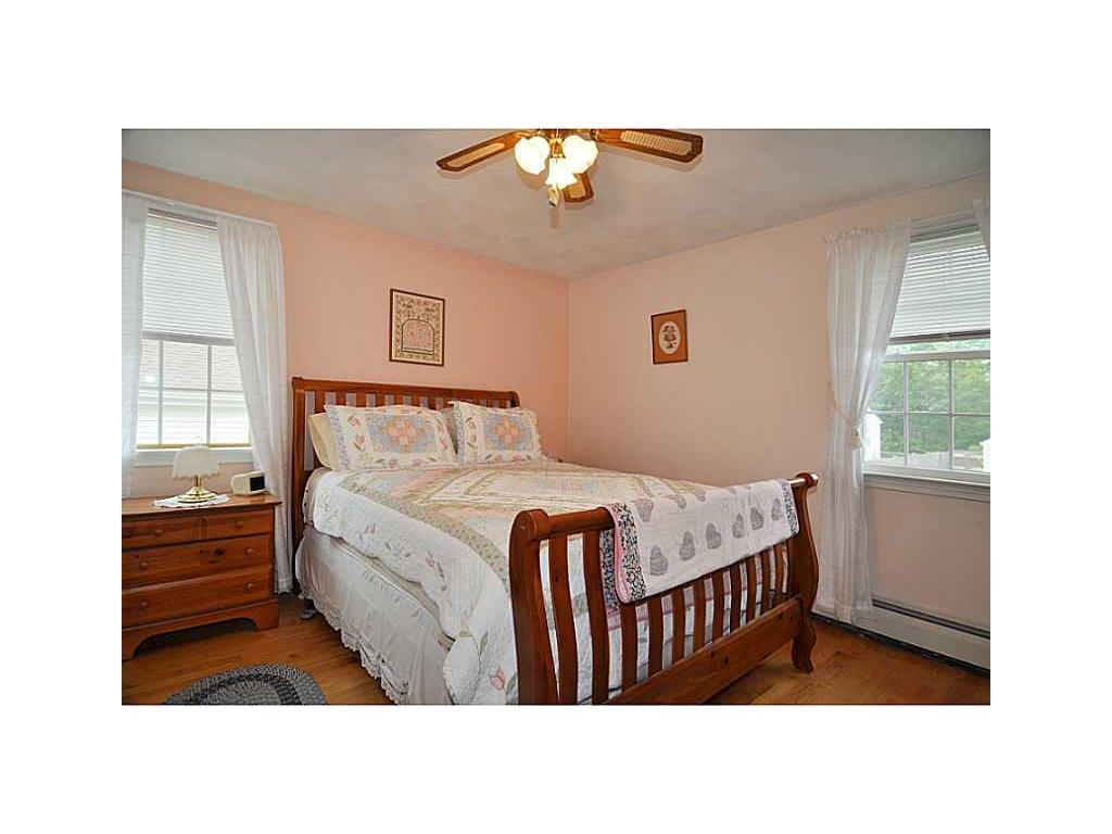 9 Lewis St, Warwick, RI 02886 photo 10