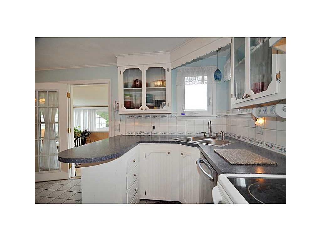 9 Lewis St, Warwick, RI 02886 photo 6