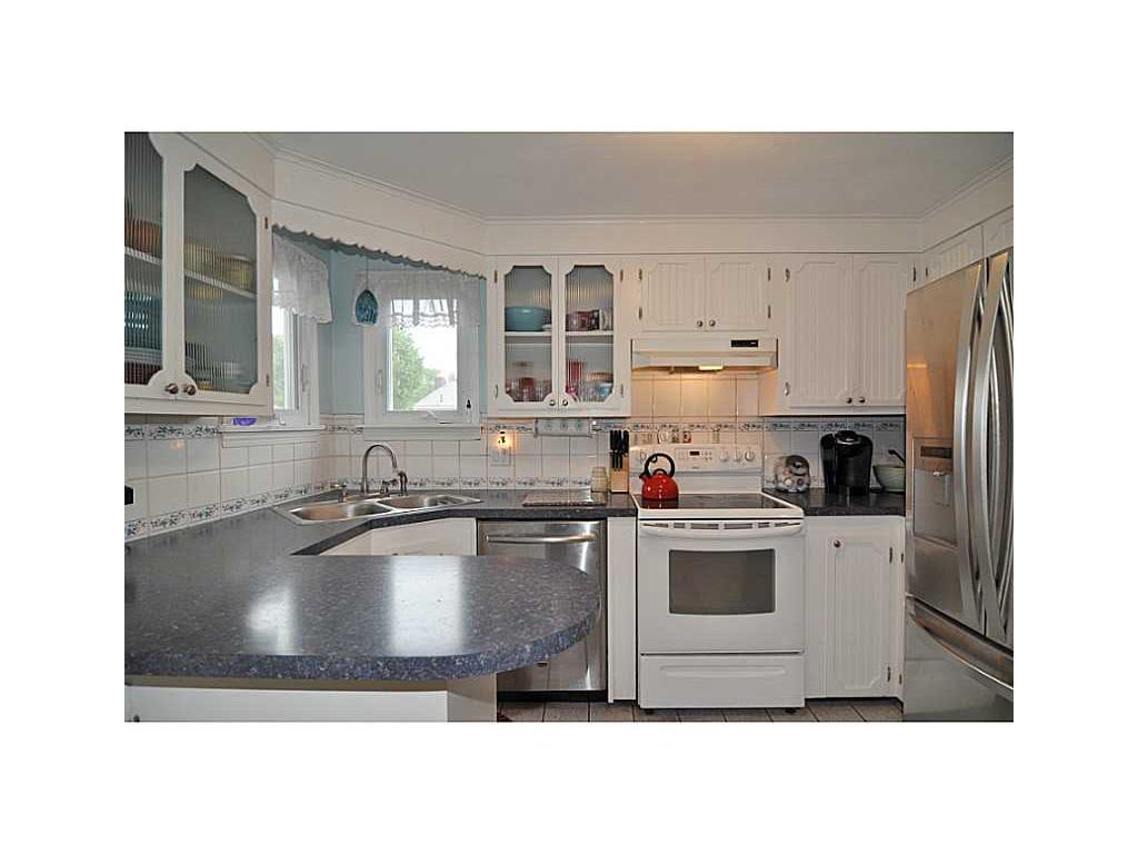 9 Lewis St, Warwick, RI 02886 photo 5