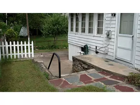 3 Anderson Ave, Warwick, RI 02888 photo 4