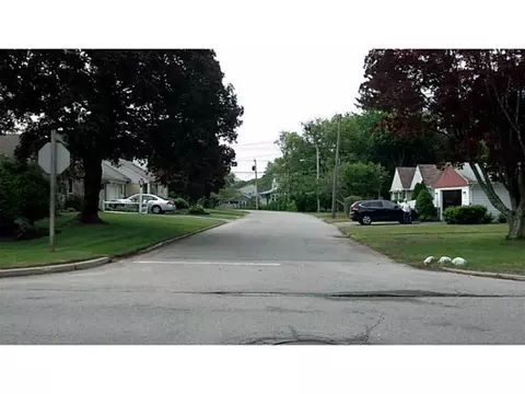 3 Anderson Ave, Warwick, RI 02888 photo 3