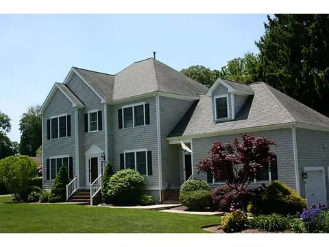 5 Jacobs Point Rd, Warren, RI 02885 photo 1