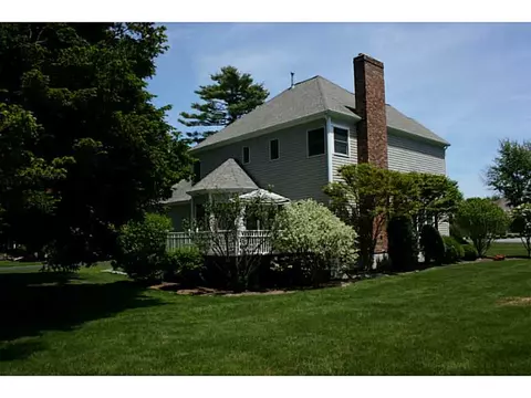 5 Jacobs Point Rd, Warren, RI 02885 photo 2