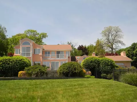 136 Beacon Ave, Warwick, RI 02889 photo 25