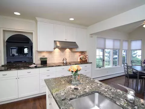 136 Beacon Ave, Warwick, RI 02889 photo 8