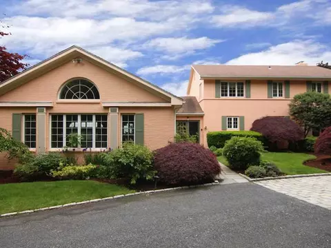 136 Beacon Ave, Warwick, RI 02889 photo 1