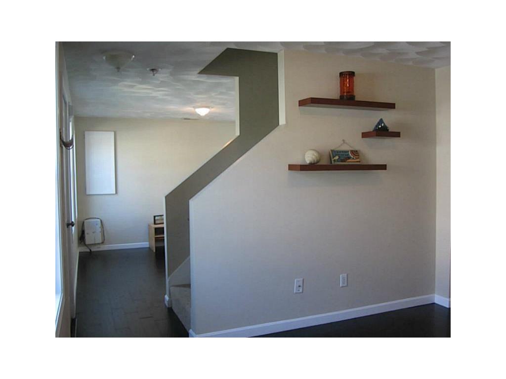 7 Vanstone Ave, Warwick, RI 02889 photo 4