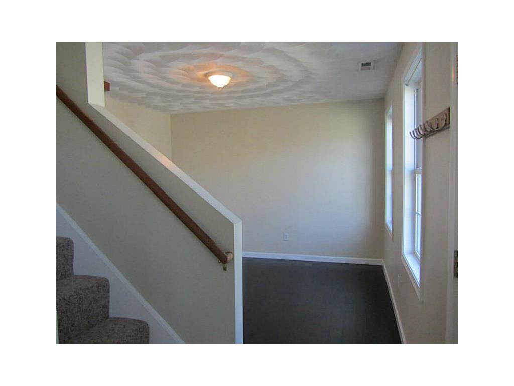 7 Vanstone Ave, Warwick, RI 02889 photo 6