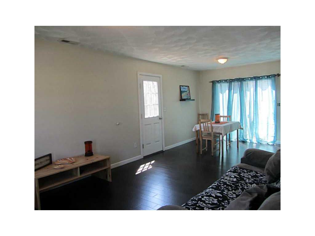 7 Vanstone Ave, Warwick, RI 02889 photo 2