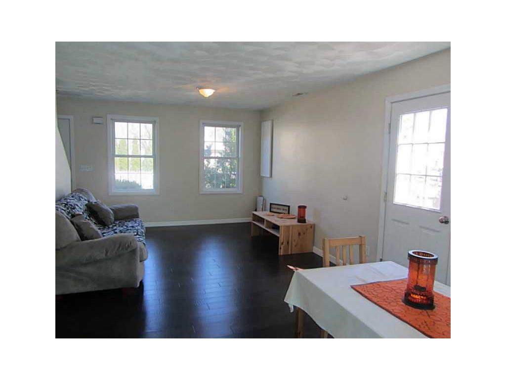 7 Vanstone Ave, Warwick, RI 02889 photo 5