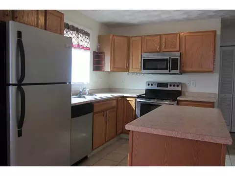 7 Vanstone Ave, Warwick, RI 02889 photo 8