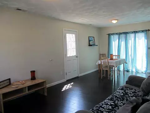 7 Vanstone Ave, Warwick, RI 02889 photo 2