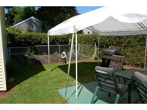 193 Knight St, Woonsocket, RI 02895 photo 5