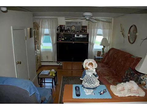 193 Knight St, Woonsocket, RI 02895 photo 8
