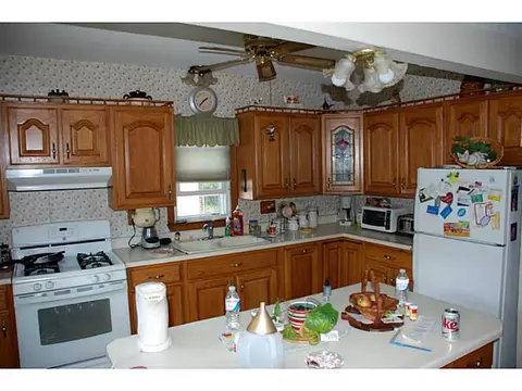 193 Knight St, Woonsocket, RI 02895 photo 12