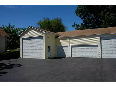 193 Knight St, Woonsocket, RI 02895 photo 3