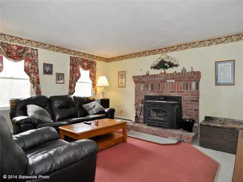 879 Reynolds Rd, Glocester, RI 02814 photo 11