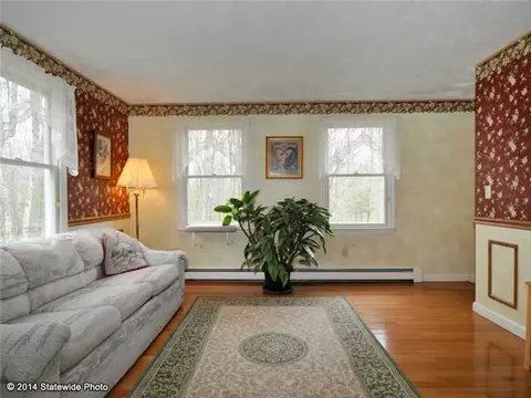 879 Reynolds Rd, Glocester, RI 02814 photo 4