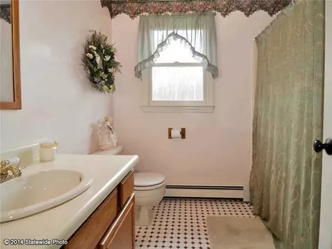 879 Reynolds Rd, Glocester, RI 02814 photo 16