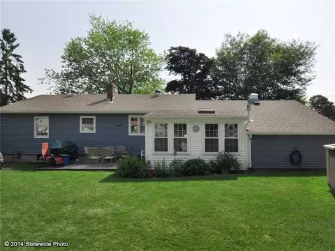 56 Flora Ave, Woonsocket, RI 02895 photo 15
