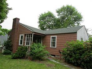 16 Edison St, Warwick, RI 02889 photo 1