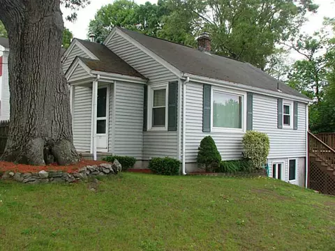 89 Prospect St, Warwick, RI 02886 photo 2