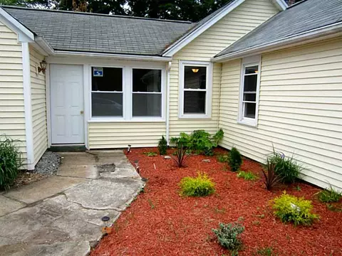 108 Glendale Ave, Warwick, RI 02889 photo 2