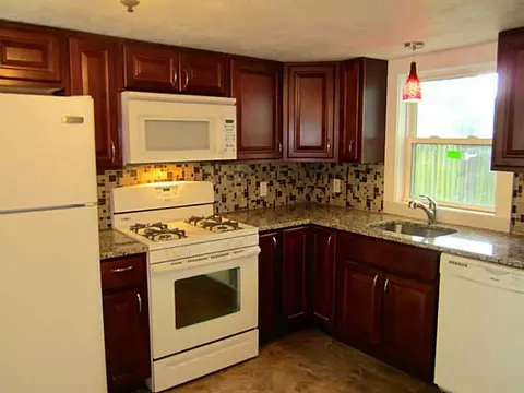108 Glendale Ave, Warwick, RI 02889 photo 3
