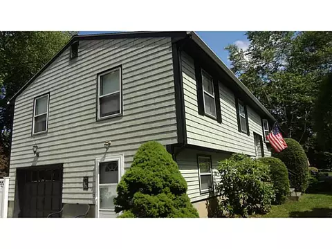 7 Ormand Dr, Barrington, RI 02806 photo 2