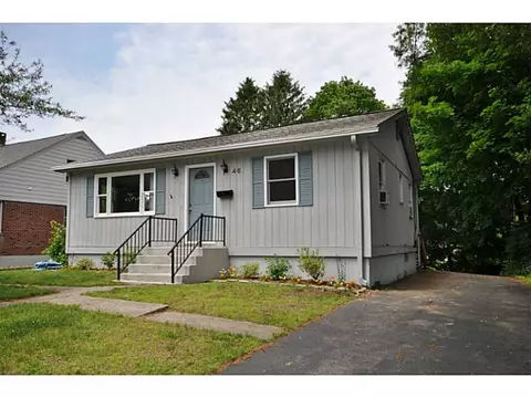 46 Bellevue Ave, Westerly, RI 02891 photo 2
