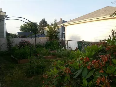 156 Carnation St, Woonsocket, RI 02895 photo 5