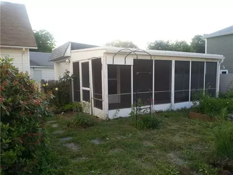 156 Carnation St, Woonsocket, RI 02895 photo 4