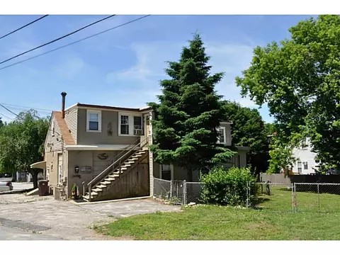 187 Orchard St, Woonsocket, RI 02895 photo 4