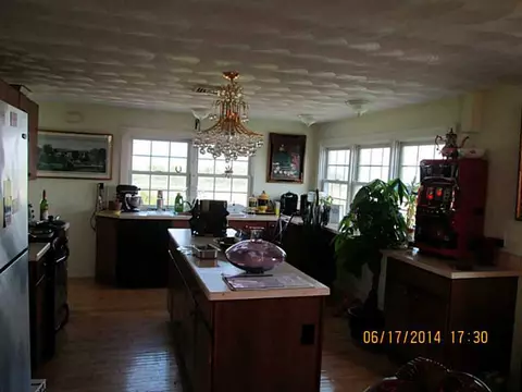 69 Spadina Ave, Warwick, RI 02889 photo 5