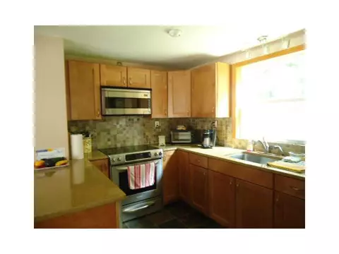 12 Dexter St, Coventry, RI 02816 photo 4