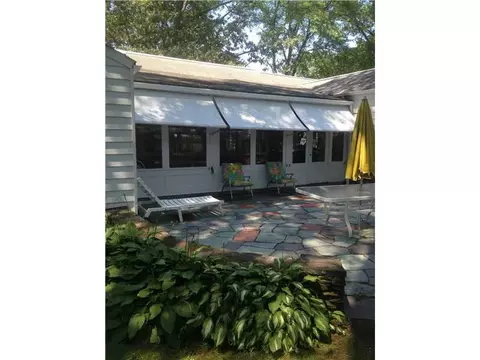 70 Coldbrook Rd, Warwick, RI 02888 photo 4