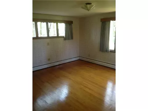 70 Coldbrook Rd, Warwick, RI 02888 photo 17