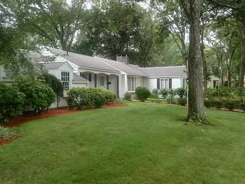 70 Coldbrook Rd, Warwick, RI 02888 photo 1