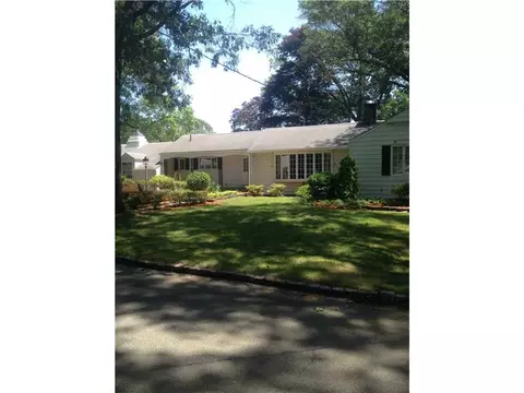 70 Coldbrook Rd, Warwick, RI 02888 photo 3