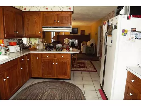 446 Franklin Rd, Coventry, RI 02816 photo 3