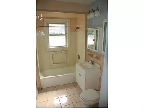 68 Gaskill St, Woonsocket, RI 02895 photo 12