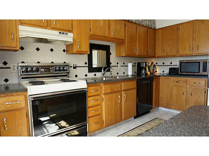 313 Chatham Cir, Warwick, RI 02886 photo 6