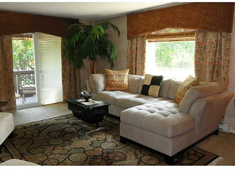 313 Chatham Cir, Warwick, RI 02886 photo 3