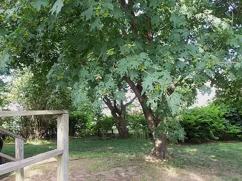 150 Blade St, Warwick, RI 02886 photo 2