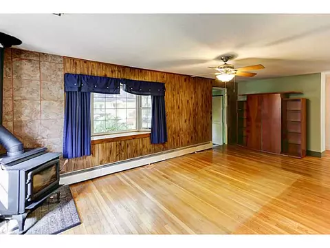 34 Maple Leaf Rd, Glendale, RI 02826 photo 4
